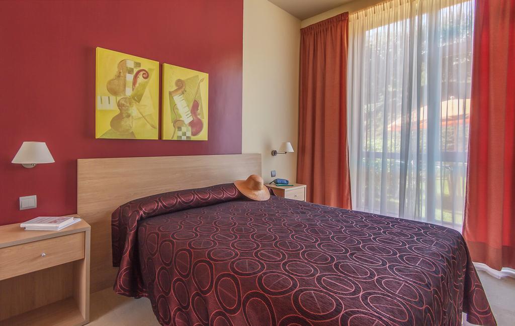 Apartamentos Mar Comillas Dış mekan fotoğraf