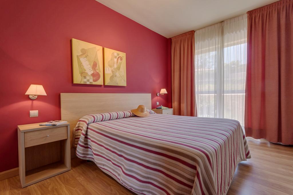Apartamentos Mar Comillas Dış mekan fotoğraf